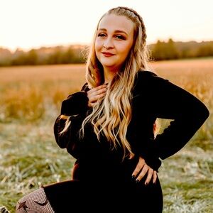 Meet your Posher, Brooke